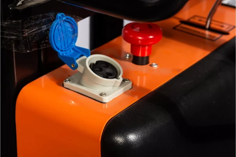 Штабелер с электроподъемом 1,5 т - 2,5 м Вилы: 1100 , Гелевая АКБ, SPN1525 SIBLINE купить в Архангельске Штабелер с электроподъемом 1,5 т - 2,5 м Вилы: 1100 , Гелевая АКБ, SPN1525 SIBLINE купить в Архангельске