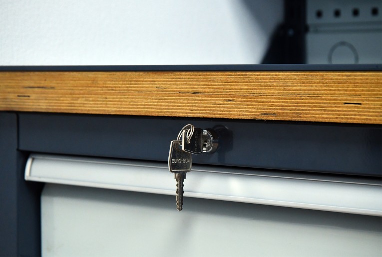 Верстак FBK 205.57.4-2F купить в Архангельске Верстак FBK 205.57.4-2F купить в Архангельске