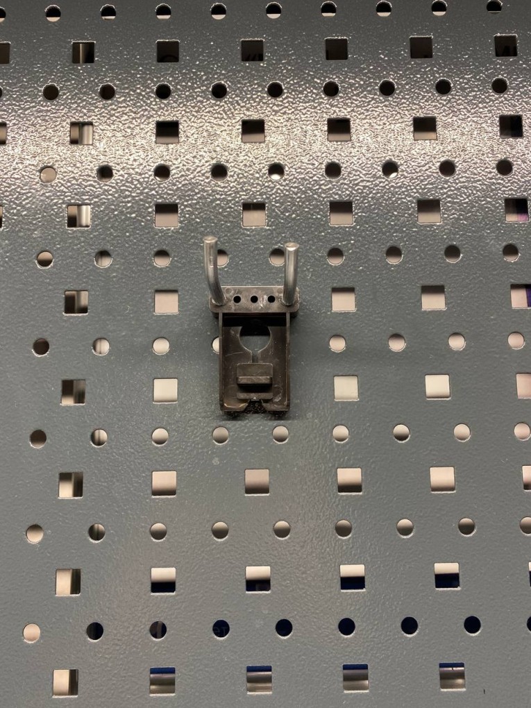 Крючок двойной 38 мм купить в Архангельске Крючок двойной 38 мм купить в Архангельске