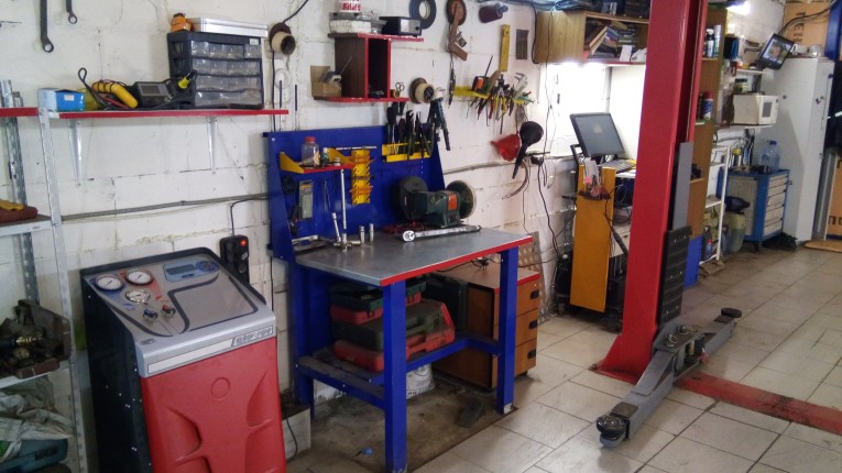 Верстак-стол бестумбовый ВП-1 с экраном купить в Архангельске Верстак-стол бестумбовый ВП-1 с экраном купить в Архангельске