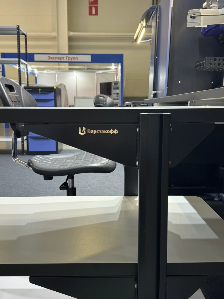 Подкатной антистатический стол SPC A купить в Архангельске Подкатной антистатический стол SPC A купить в Архангельске