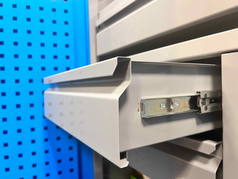 Шкаф инструментальный TNC 182.4B.8S купить в Архангельске Шкаф инструментальный TNC 182.4B.8S купить в Архангельске